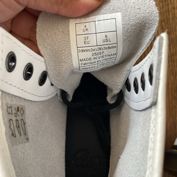 DR MARTEN BOOT - Picture 5 of 5